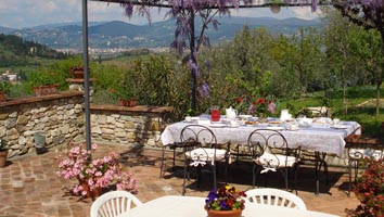 tavola apparecchiata terrazza thumb
