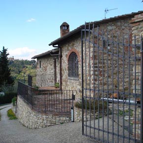 I Due Cipressi B&B a Firenze Sud - L'ingresso del casale