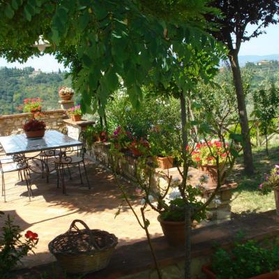 I Due Cipressi B&B a Firenze Sud - Scorcio dal giardino