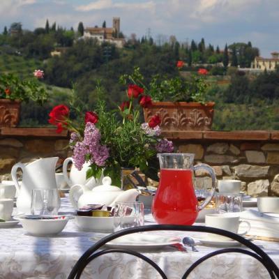 I Due Cipressi B&B a Firenze Sud - La colazione con vista sulle colline di Firenze